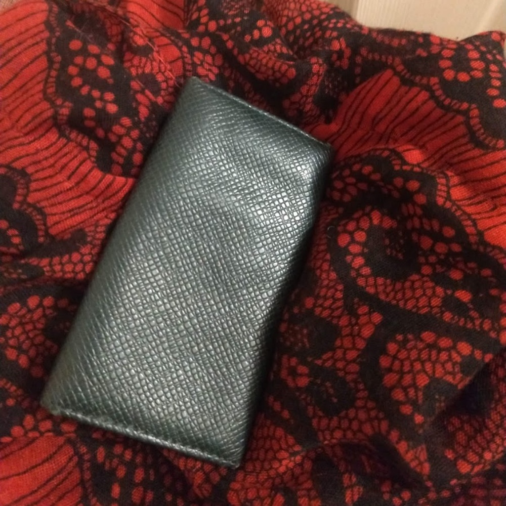 Louis Vuitton Taiga 4 Key Case Card Holder - Picture 2 of 5